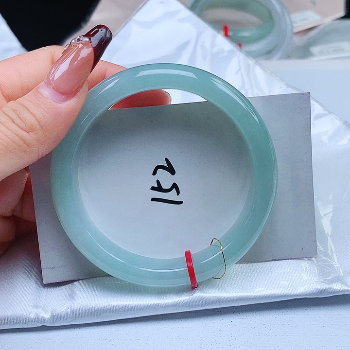 翡翠手镯未镶嵌54+正圈