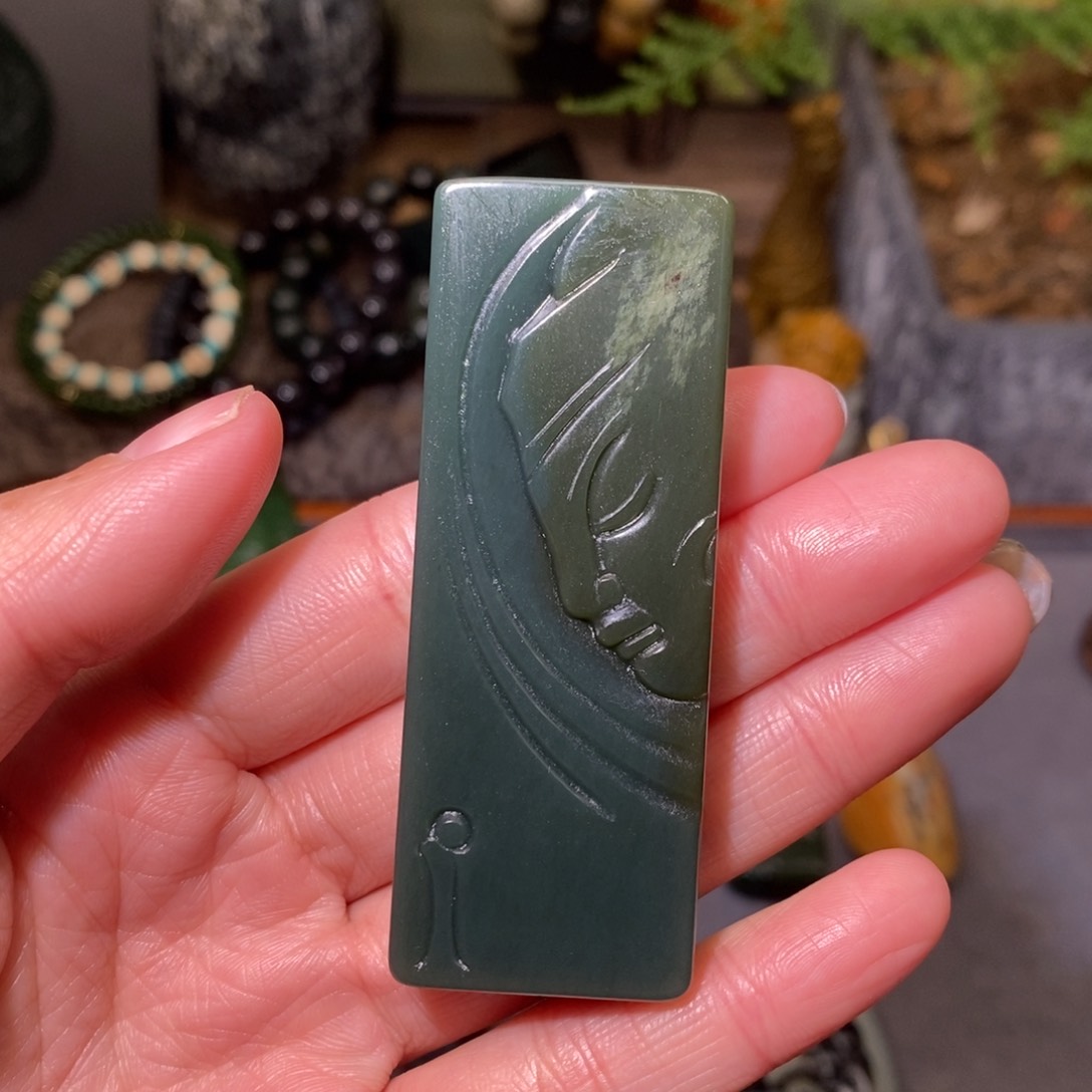 和田玉颈饰未镶嵌走**来