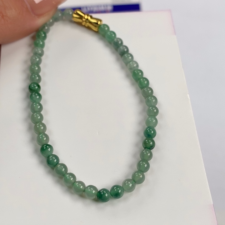 翡翠颈饰未镶嵌手串