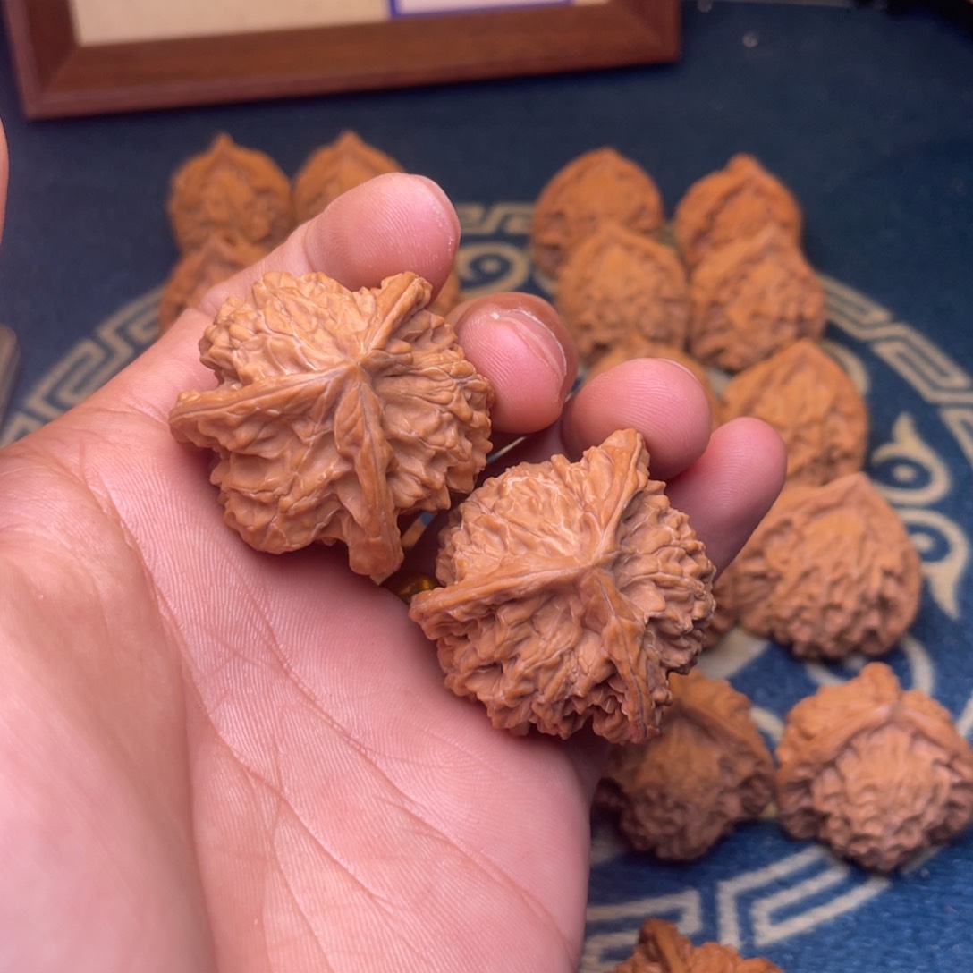 文玩核桃把件劲*盘山