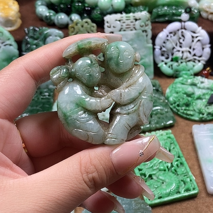翡翠颈饰未镶嵌潇*哥000000000000