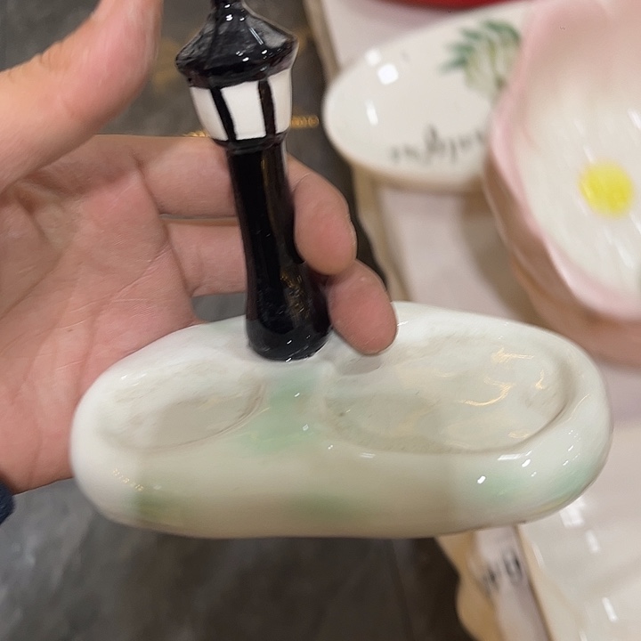 笼***王满28包邮 微瑕陶瓷。不退不换