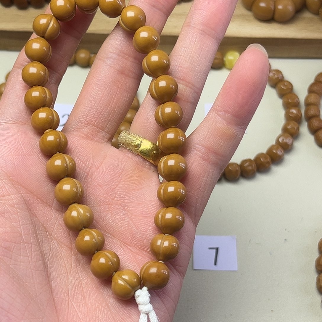 ****。吊坠猴头核桃屁桃