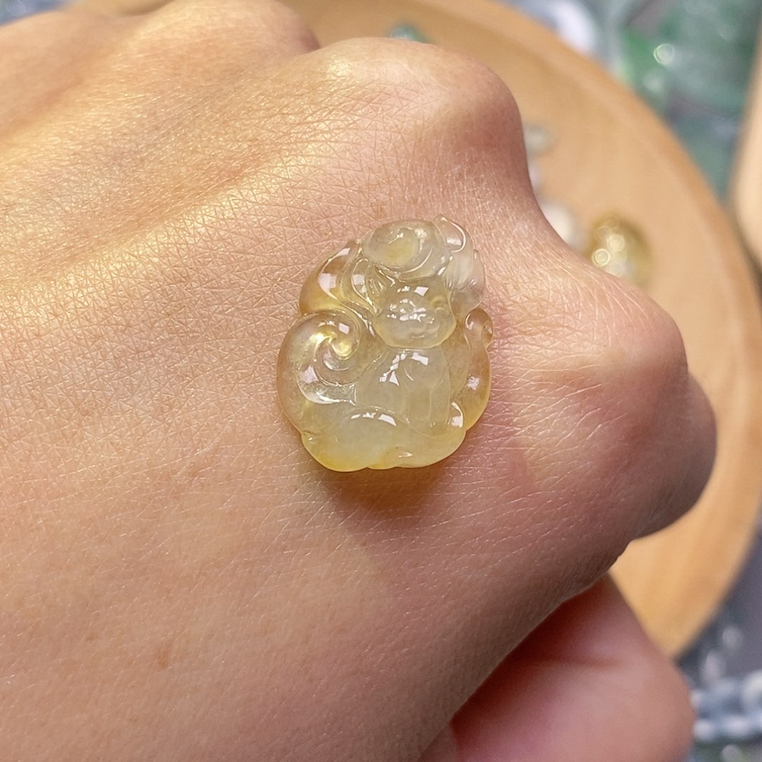 翡翠颈饰未镶嵌翡翠
