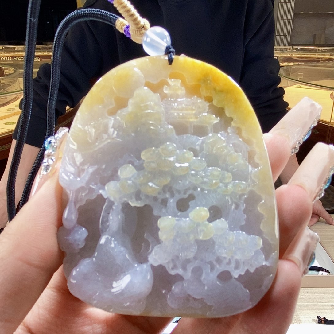 翡翠颈饰未镶嵌翡翠