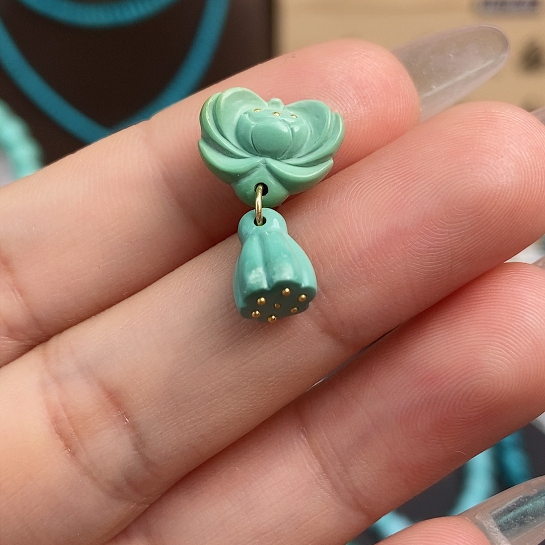 绿松石雕刻未镶嵌