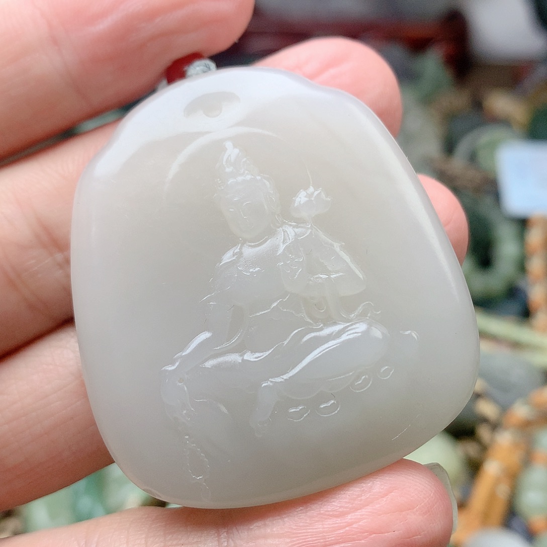 和田玉未镶嵌颈饰医**心