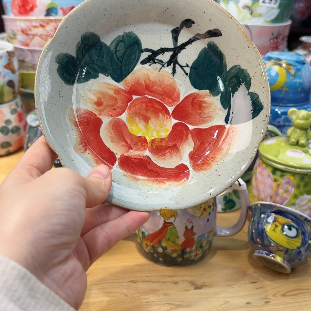 瓷片兔兔盖茨。兔兔好