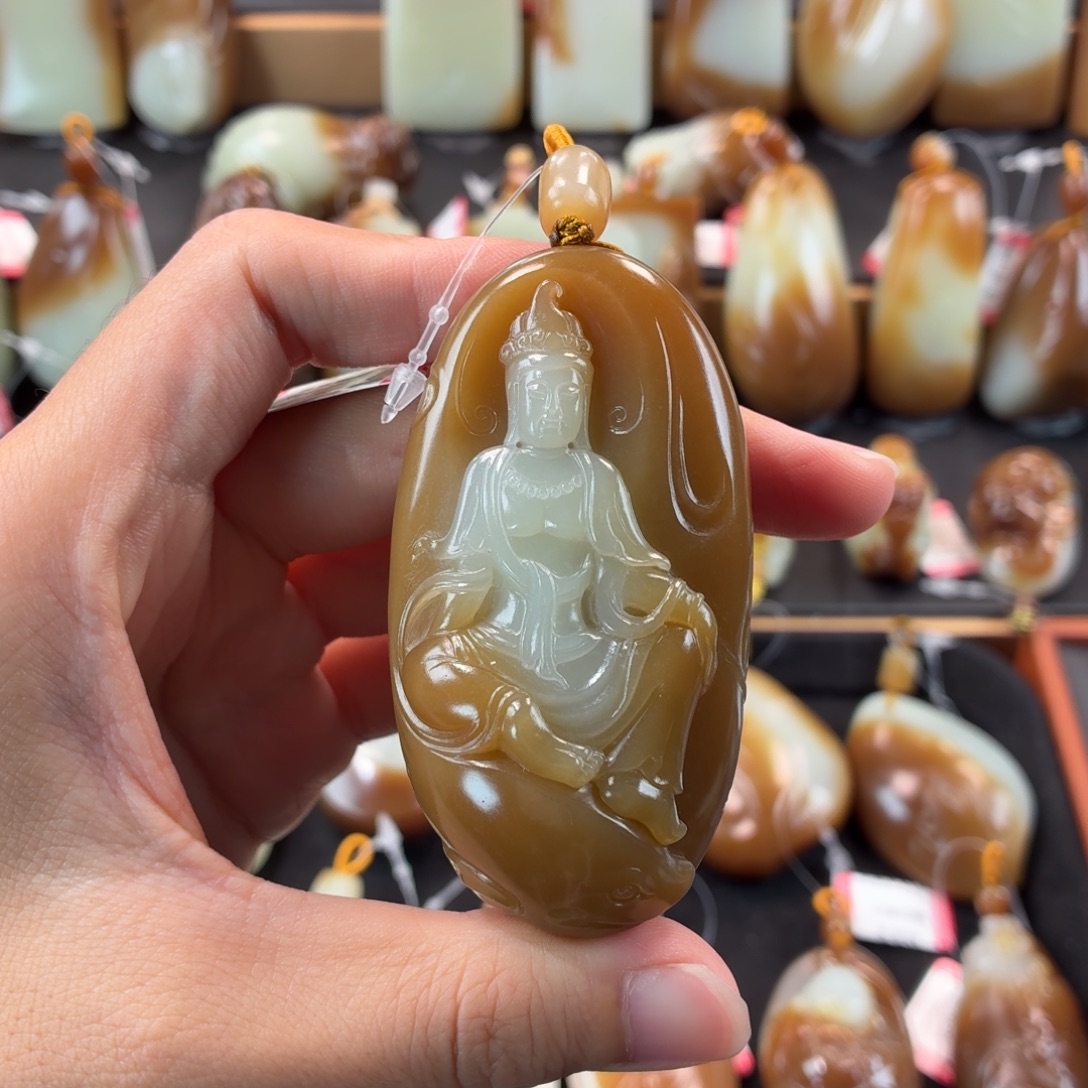 颈饰未镶嵌和田玉