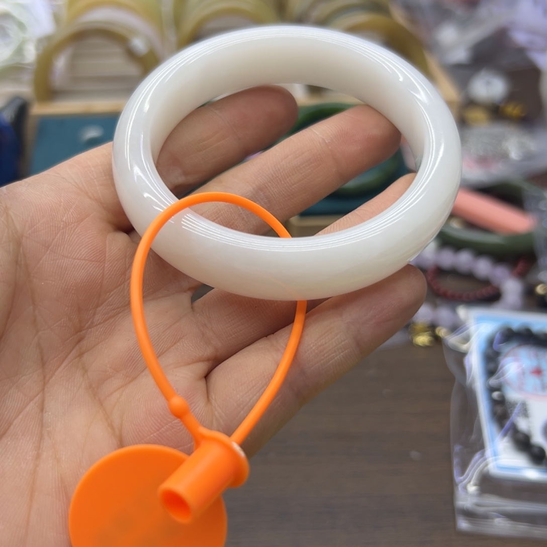 和田玉未镶嵌手镯59.4圈围327瑕