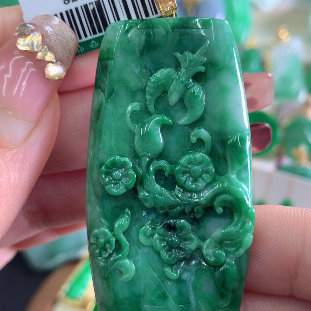 翡翠吊坠(不含链)18K金镶嵌