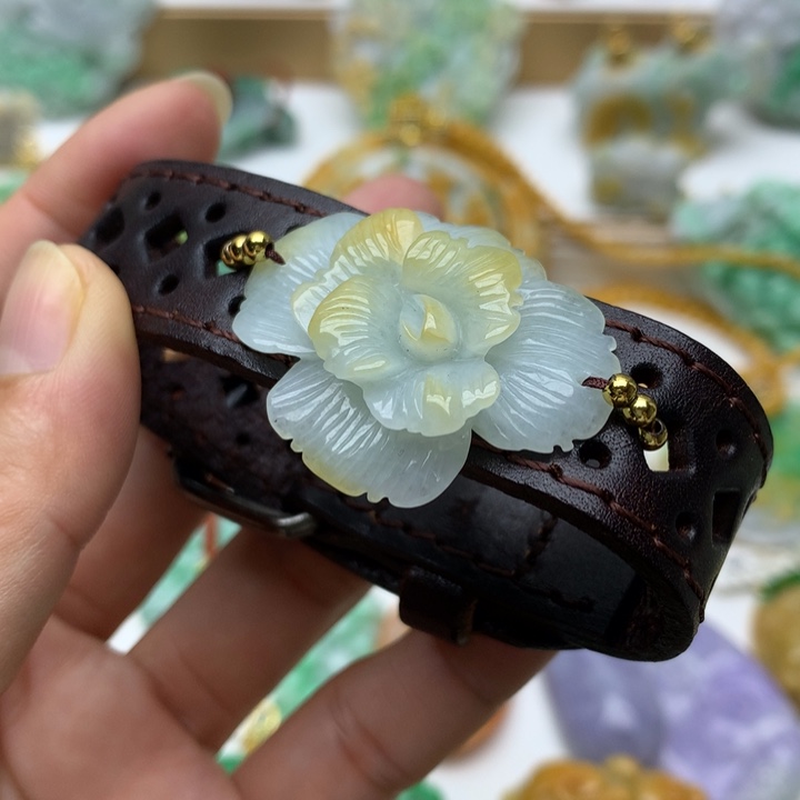 翡翠颈饰未镶嵌翡翠