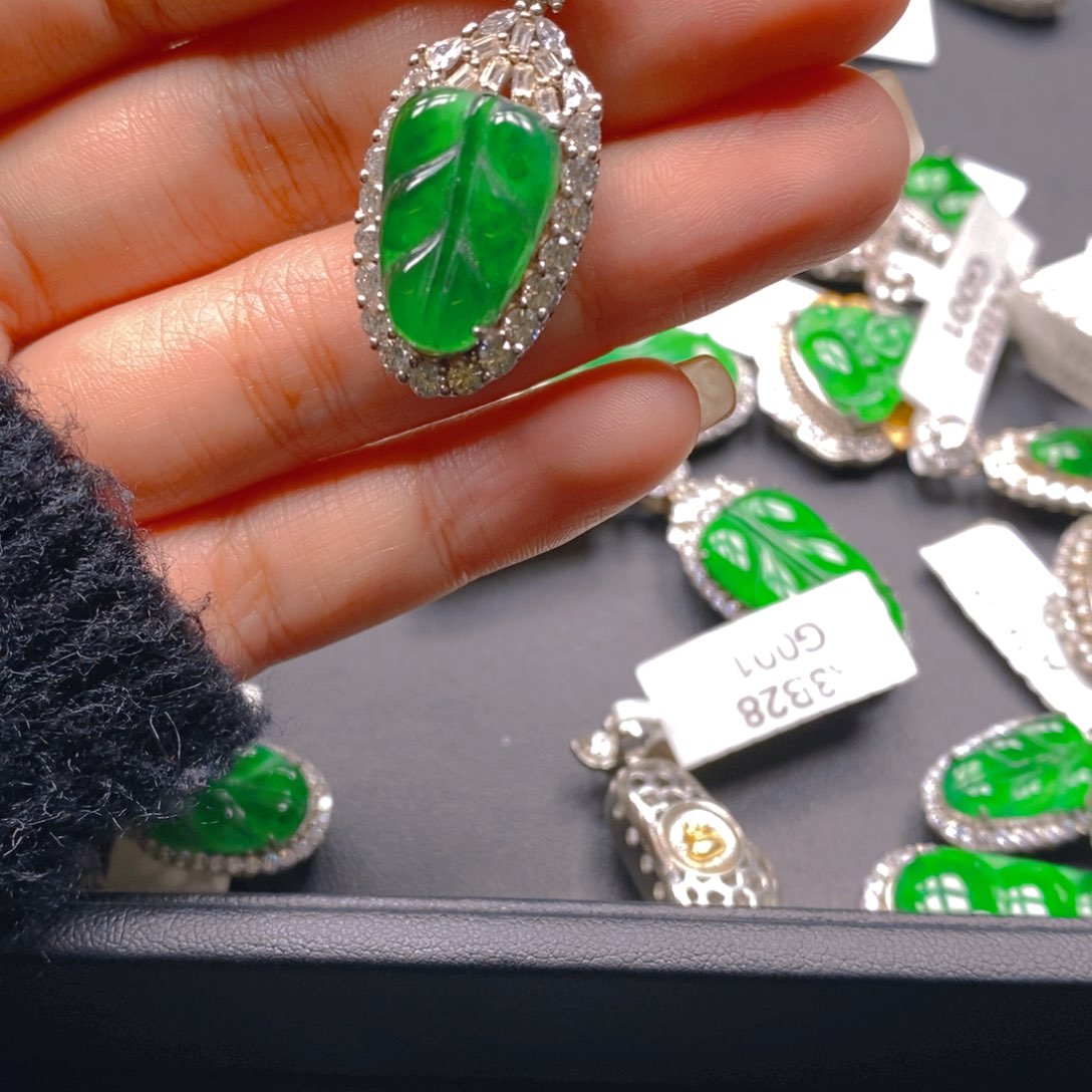 翡翠颈饰银S925镶嵌8888888888