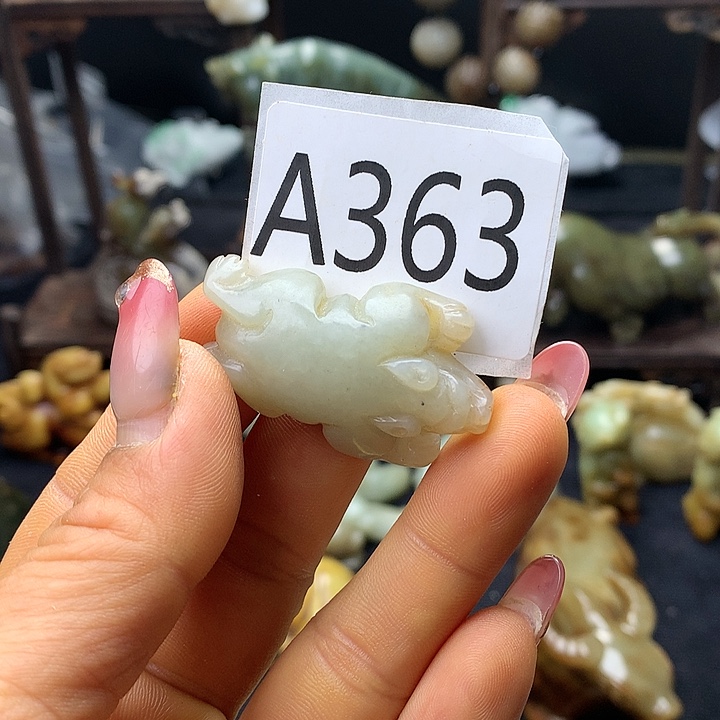 和田玉未镶嵌车挂