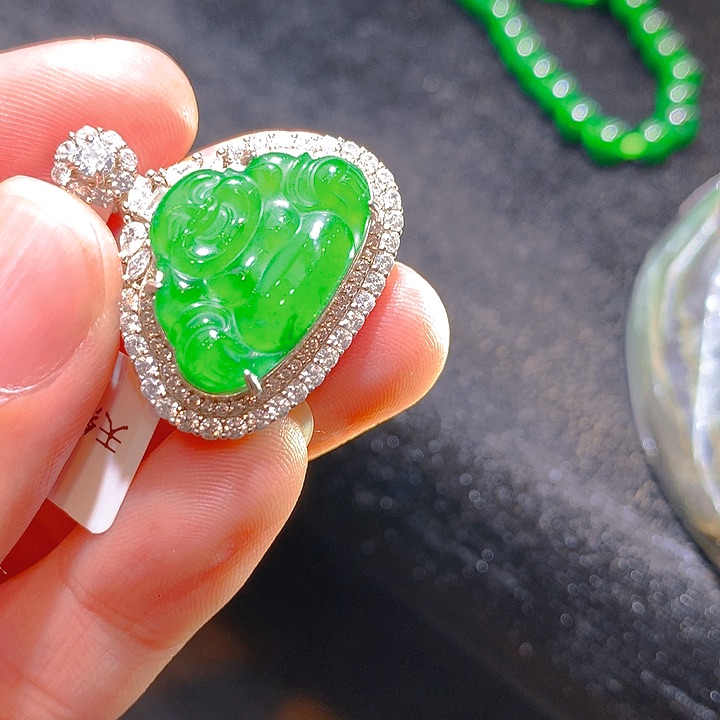 【闪购商品】翡翠颈饰银S925镶嵌翡翠