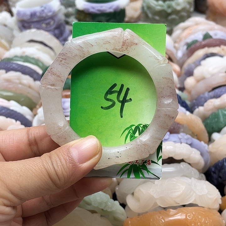 未镶嵌手镯石英岩玉