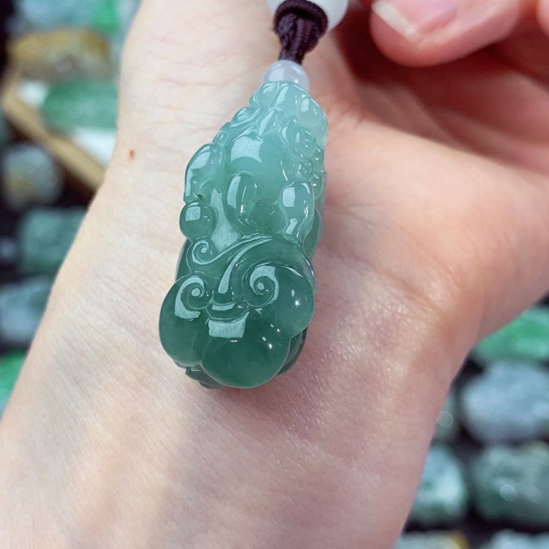 翡翠颈饰未镶嵌天然