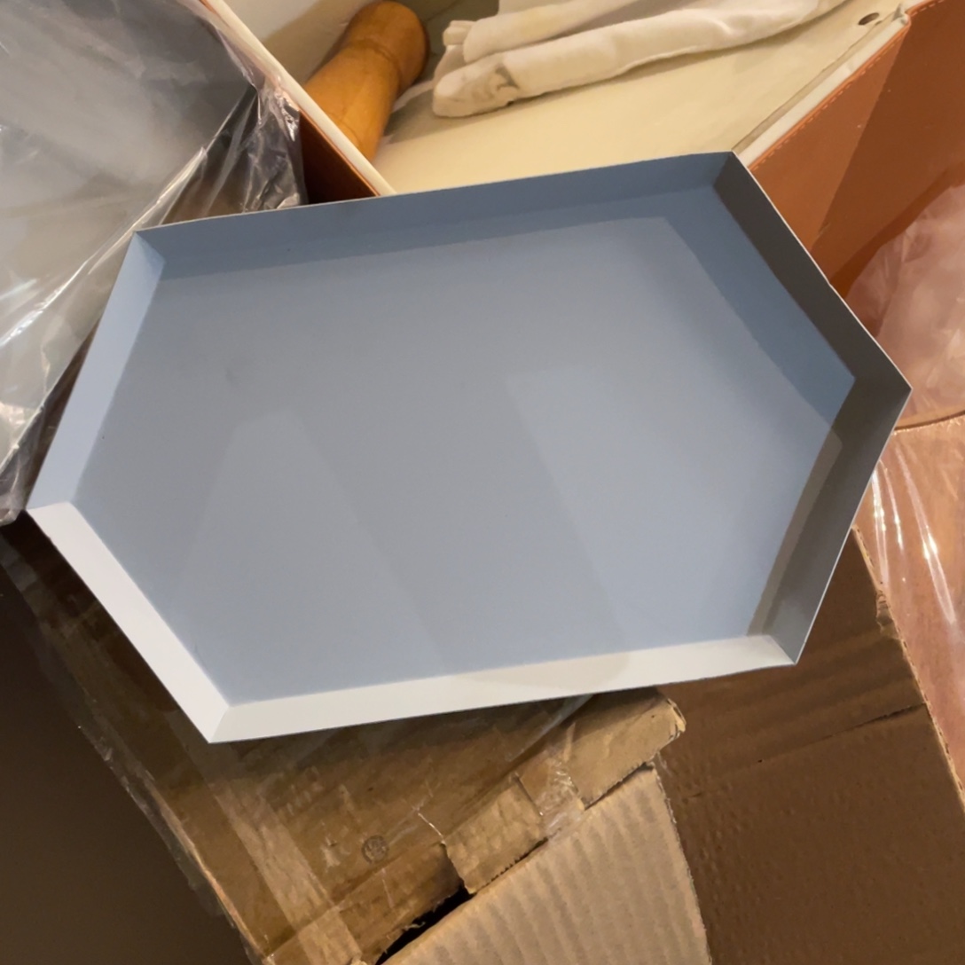 陶瓷花瓶，仿真绿植。