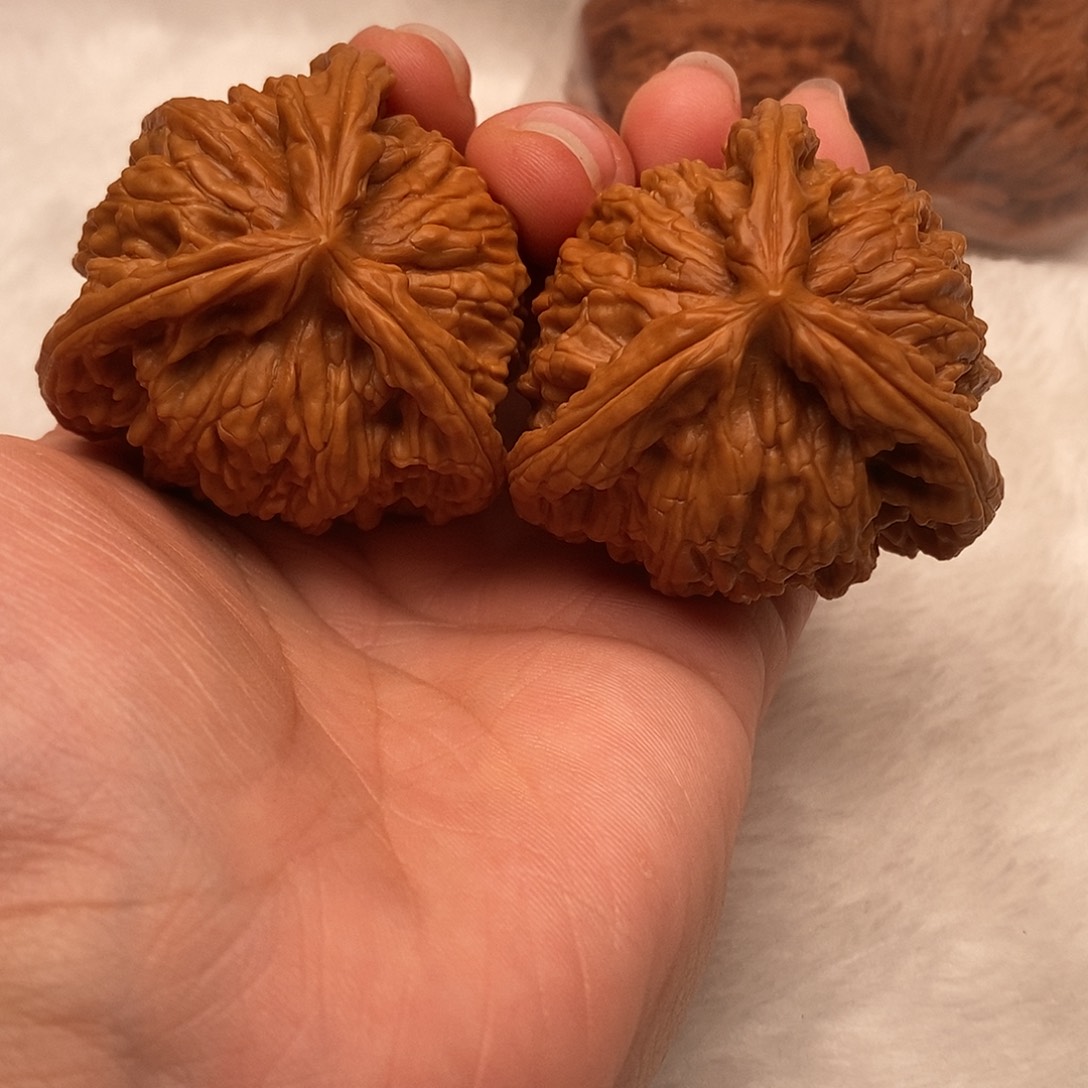 福***家文玩核桃吊坠三棱