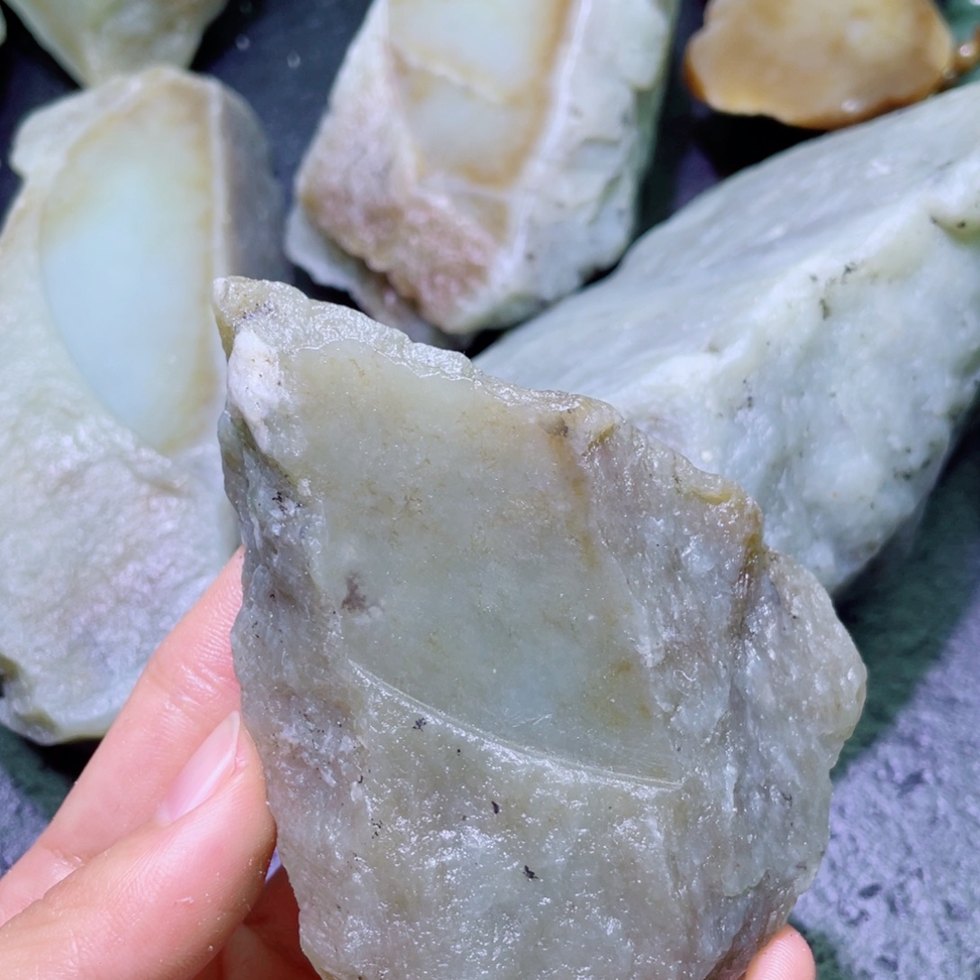 和田玉未镶嵌珠宝半成品