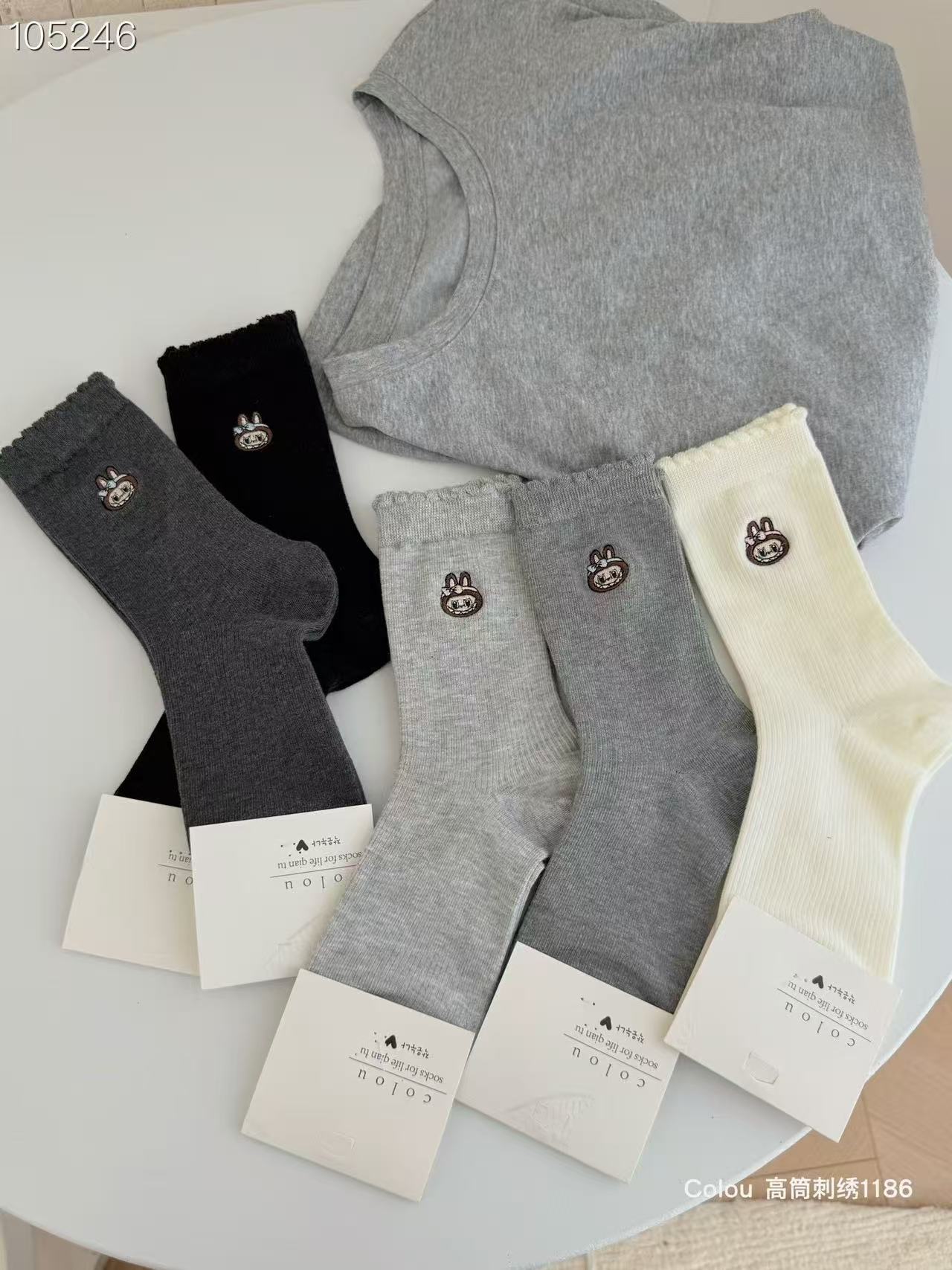 学院风刺绣秋冬季中筒袜休闲风卡通动漫日式