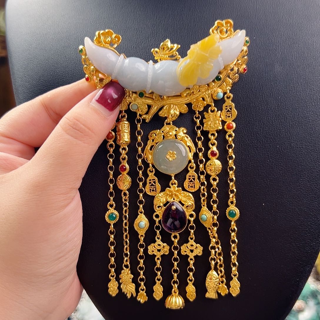 颈饰翡翠未镶嵌国风