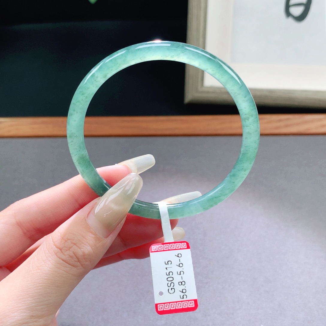 翡翠手镯未镶嵌天然翡翠手镯