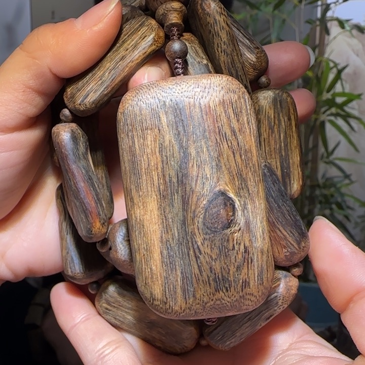 沉香手把件油叶子链子87.5克