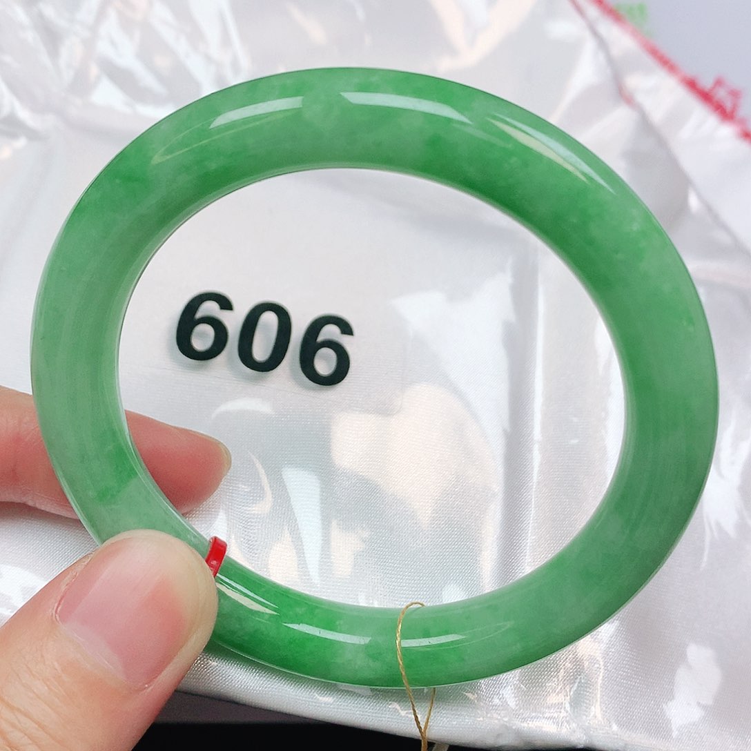 翡翠未镶嵌手镯抖音606