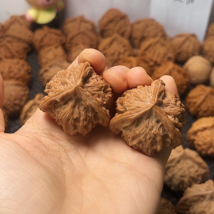 B***o文玩核桃把件38盘山