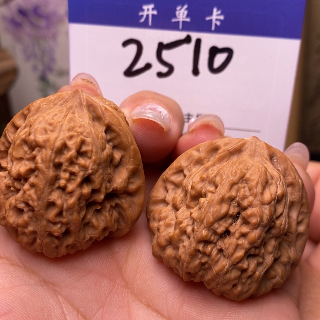 桃核吊坠平谷奥迪。边36。丹。全品