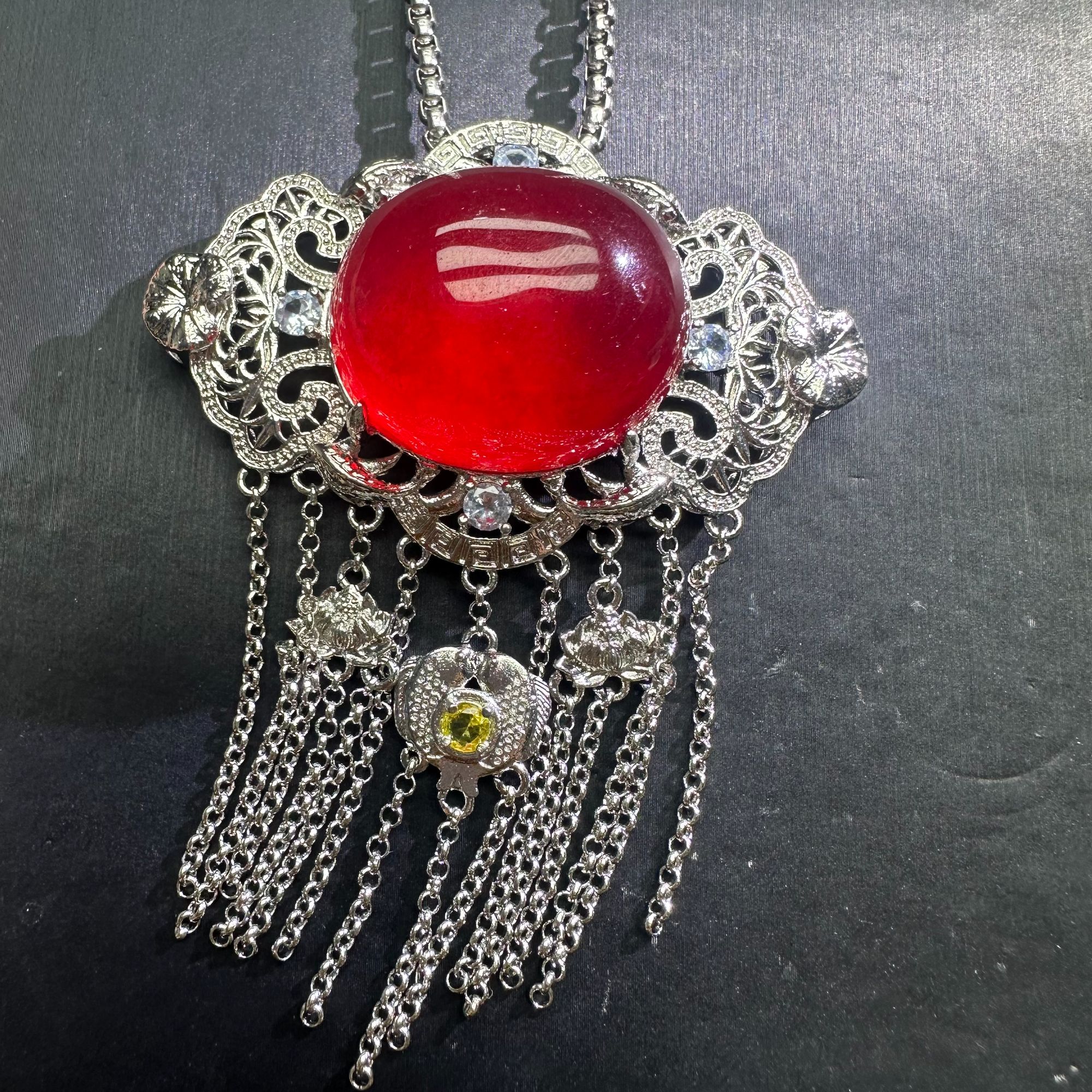 冰红如意吊坠R49