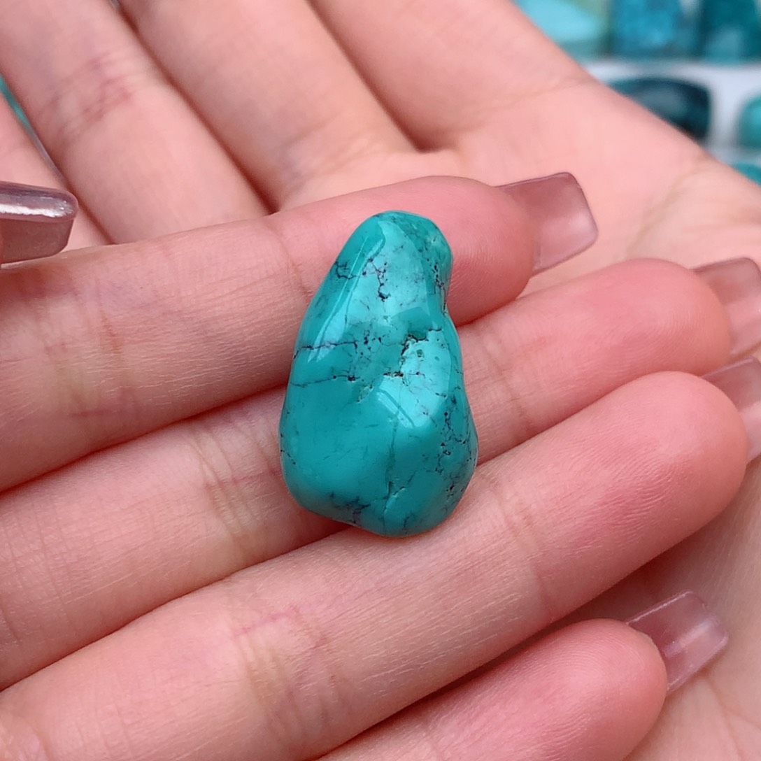 绿松石未镶嵌颈饰