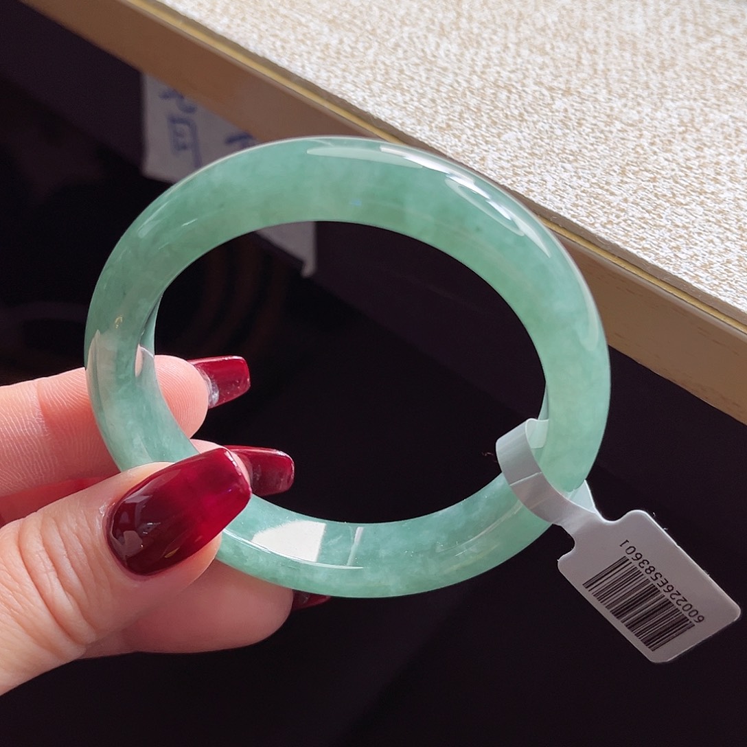 翡翠手镯未镶嵌手镯