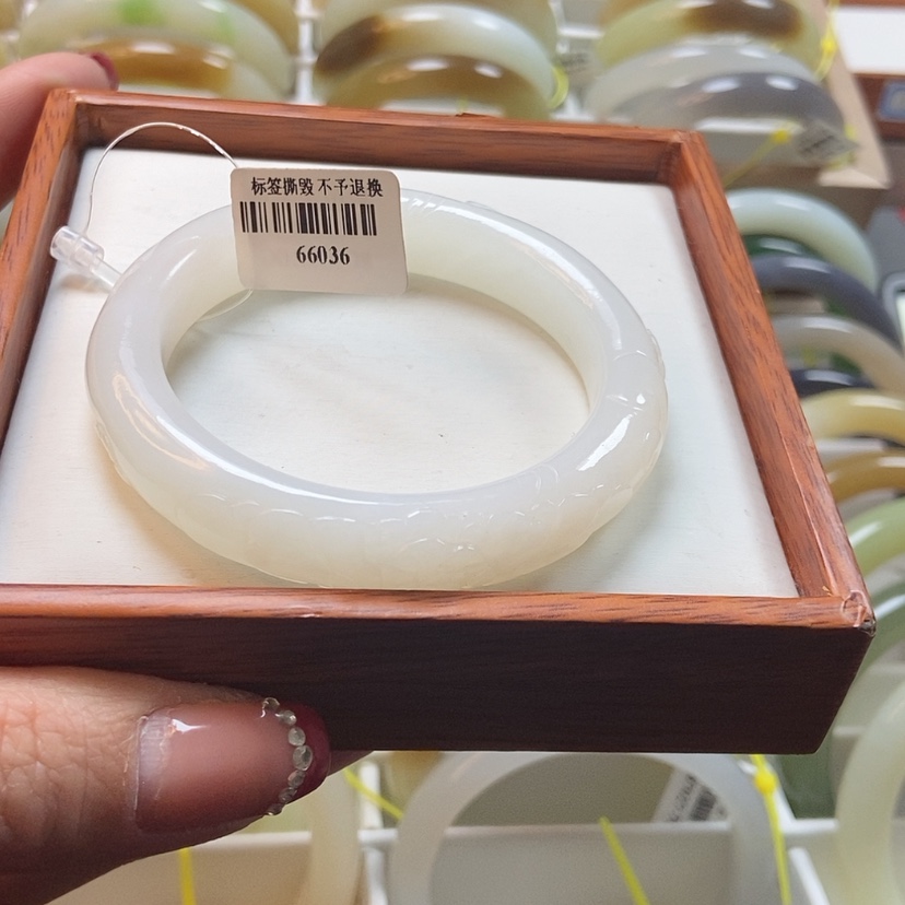 【闪购商品】和田玉手镯未镶嵌52.1
