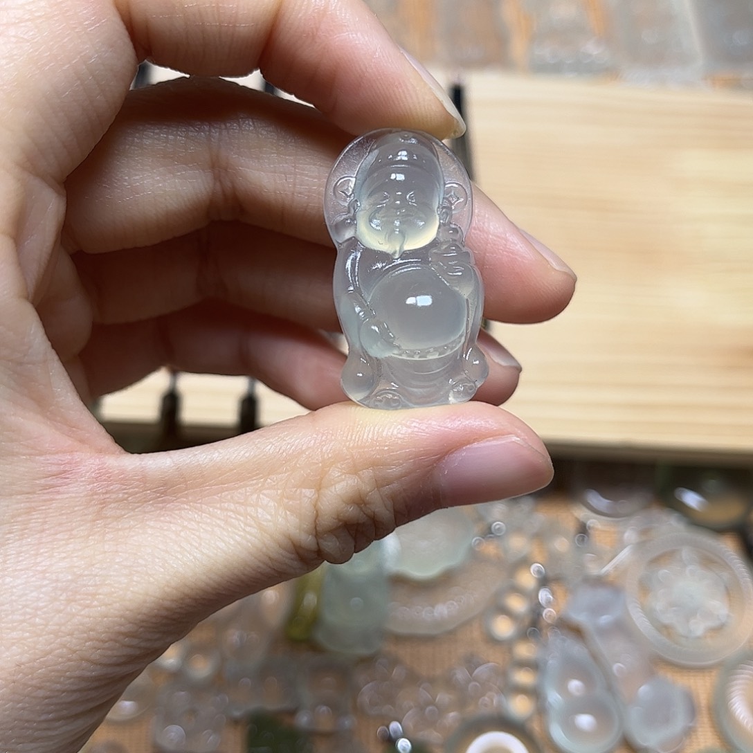 一***妹蛇纹石玉未镶嵌颈饰