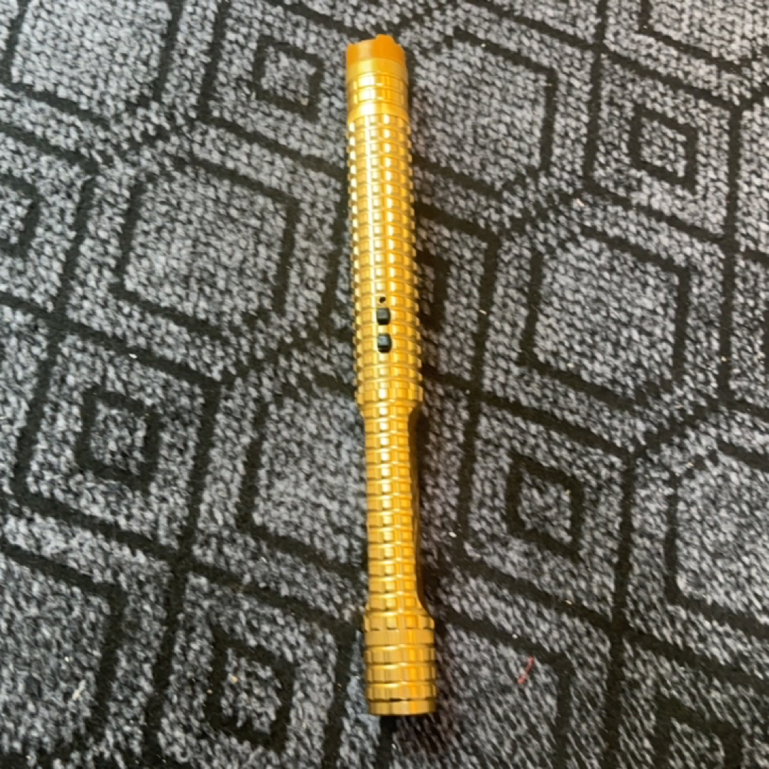 新款户外多功能防身强光手电-X8