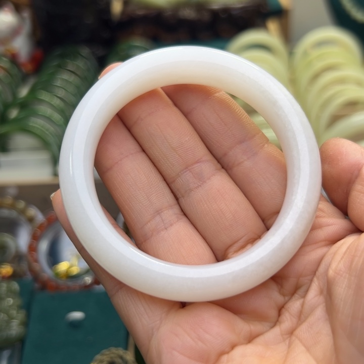 和田玉手镯未镶嵌54.9圈围10275