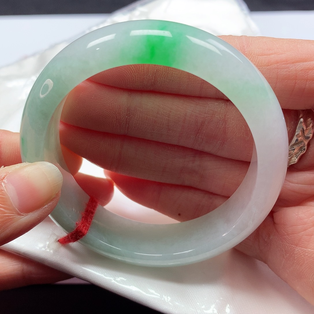 翡翠手镯未镶嵌54轮胎