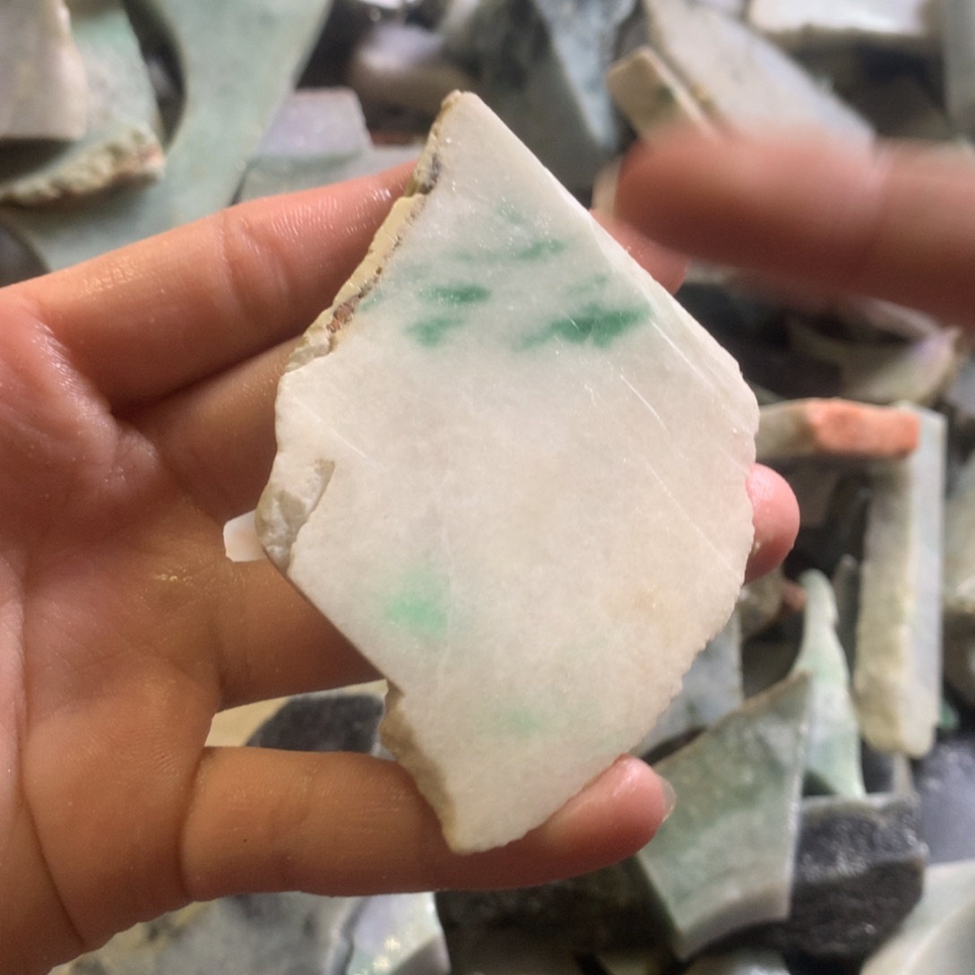 翡翠颈饰未镶嵌缅甸翡翠