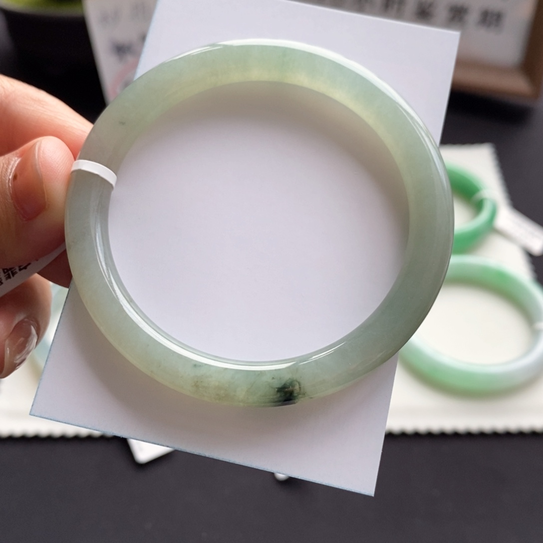 翡翠未镶嵌手镯翡翠