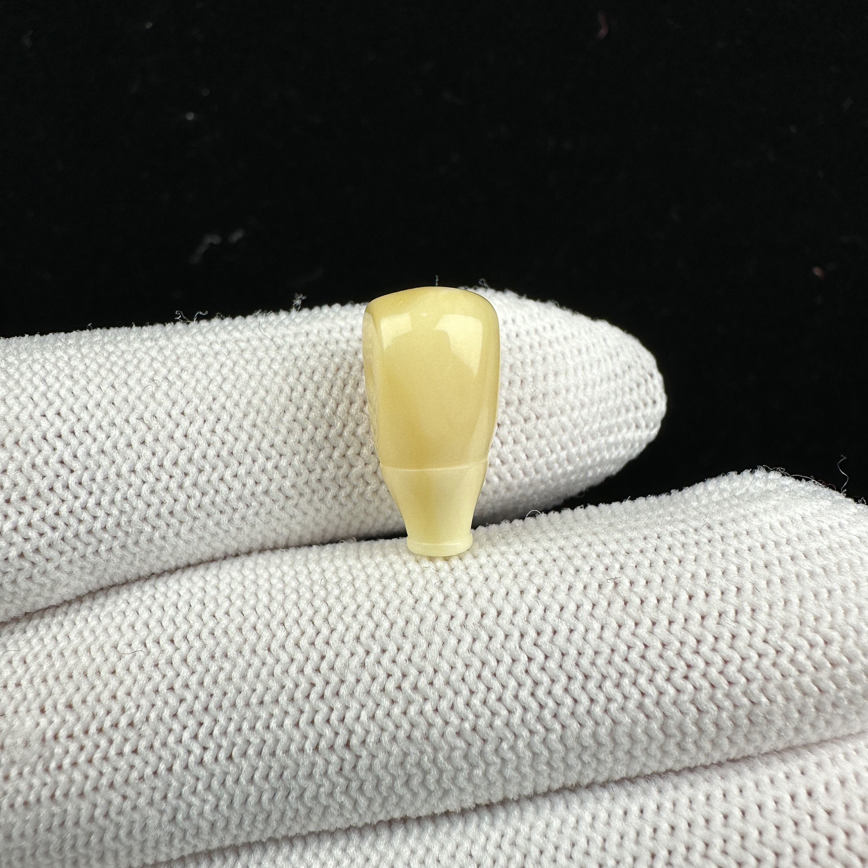 J7432天然原矿蜜蜡奶黄三通 7.7MM 支持复检假一罚四