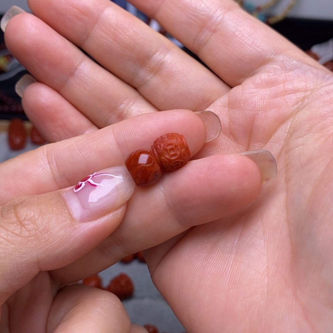 南红玛瑙圆珠未镶嵌盖****）
