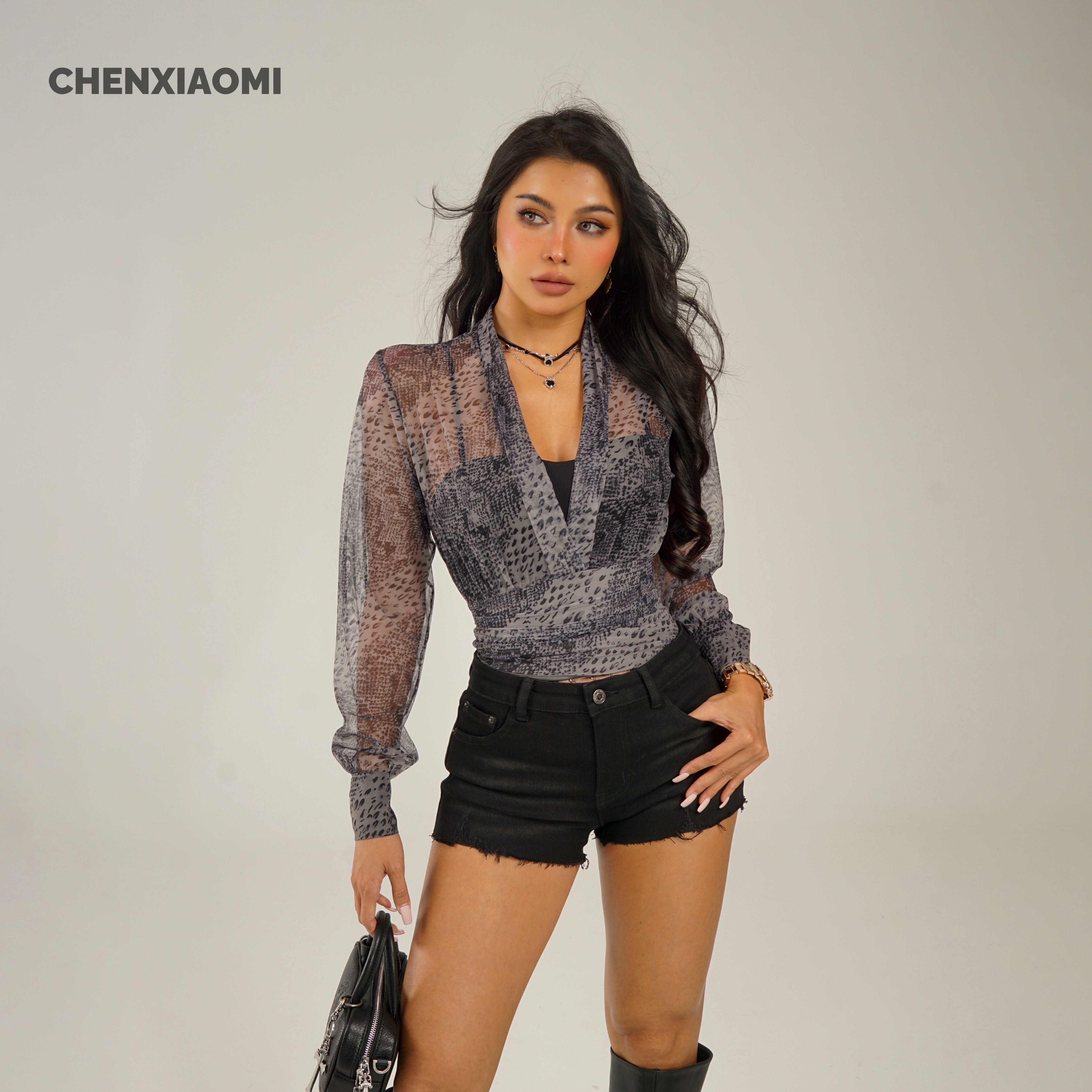 【蜜蜜家】幽瞳迷影 欧美辣妹复古印花小众修身时尚罩衫 25/Z562