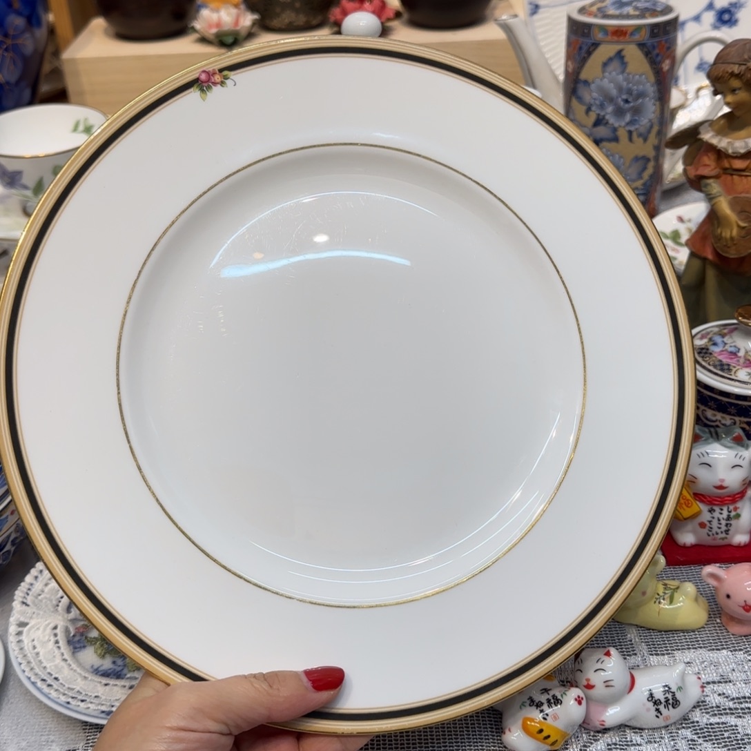 瓷片咖啡杯里的咖啡是我的