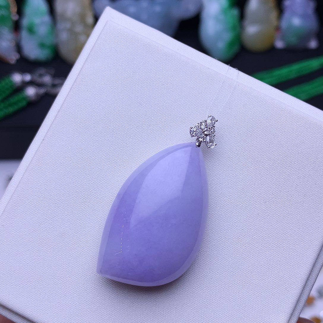 翡翠18K金镶嵌颈饰福瓜