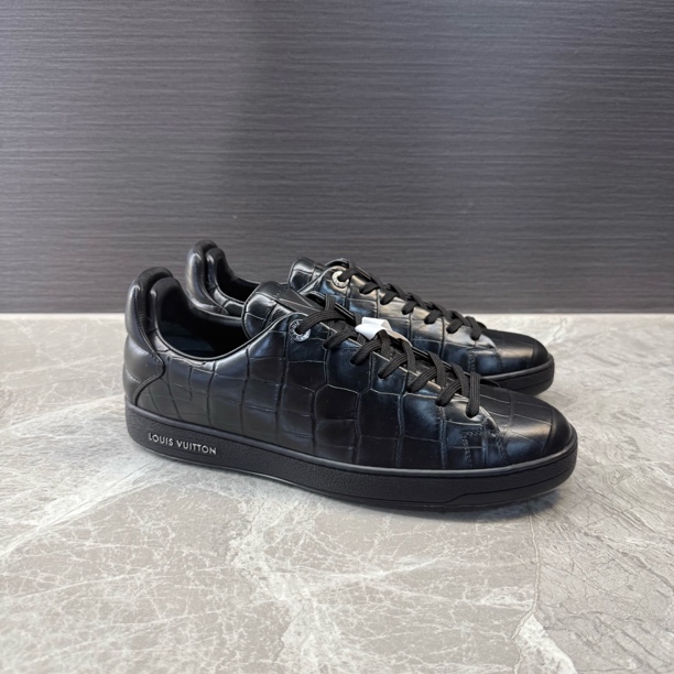 未使用 LouisVuitton/路易威登 黑色鳄鱼纹奢侈板鞋 41-42码