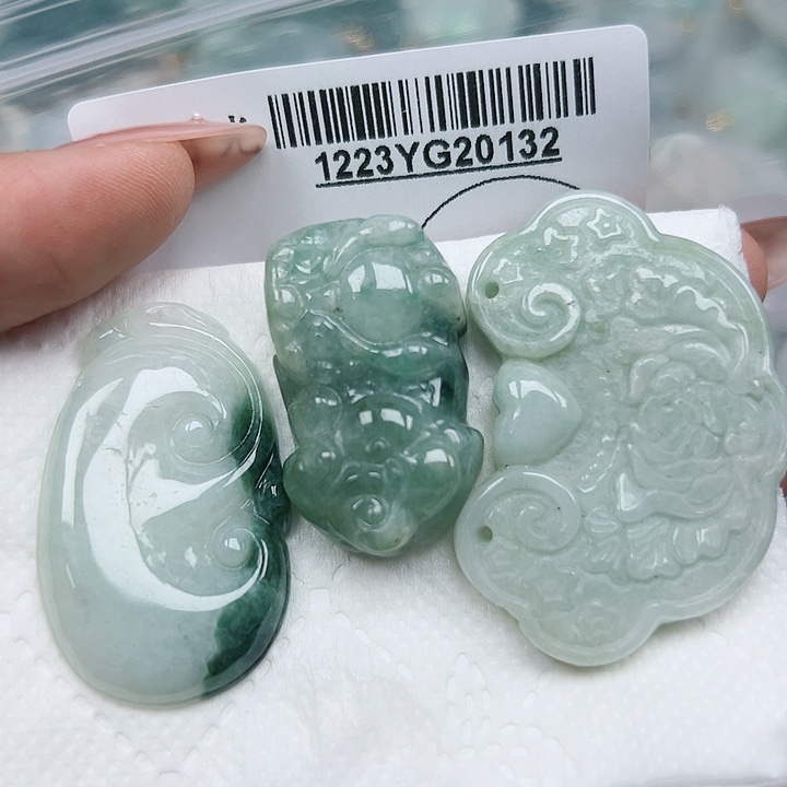 翡翠未镶嵌吊坠(不含链)