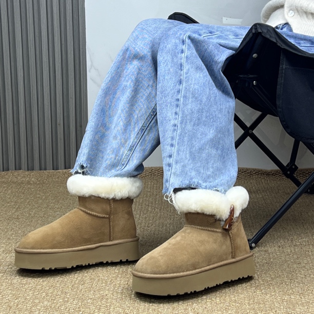 一粒牛角扣羊皮毛一体雪地靴女冬季短筒真皮真毛女神防滑百搭