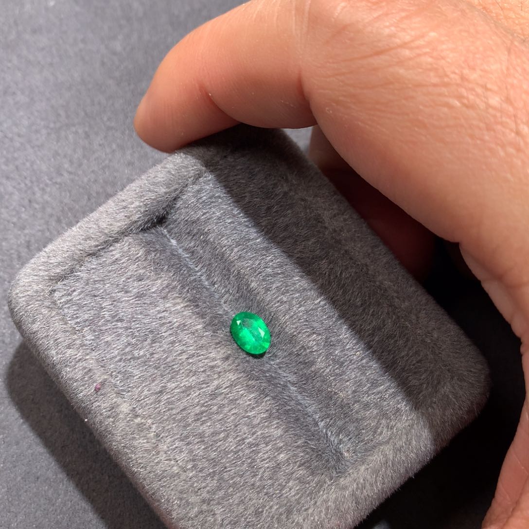 祖母绿裸石未镶嵌0.65克拉